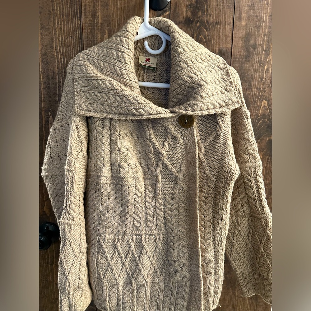 Beautiful Carraig Donn 100% wool!